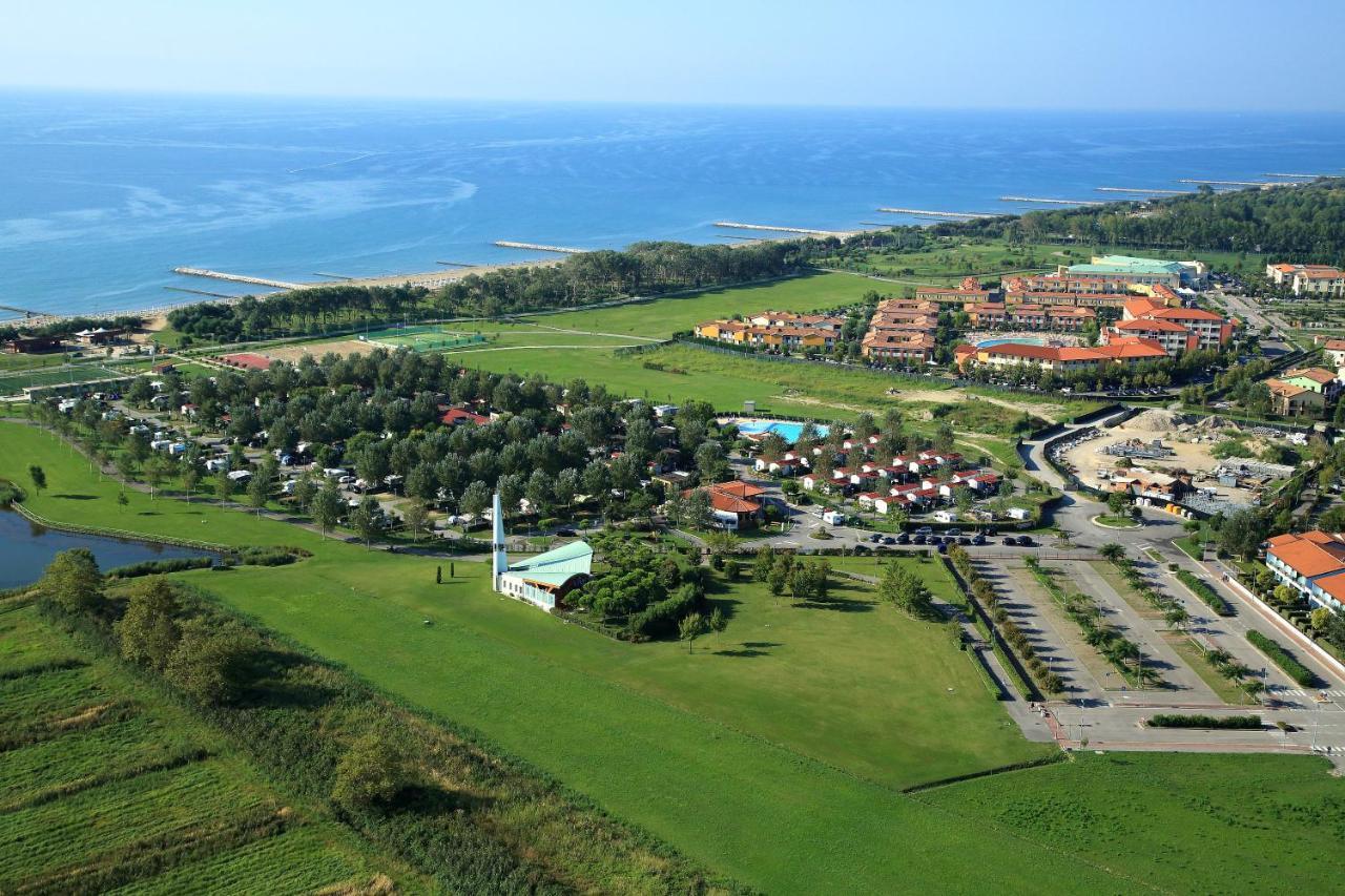Camping Marelago Каорле Екстериор снимка